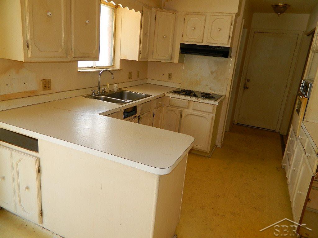 1220 North Center Road Saginaw, MI 48638 - Photo 5 of 13 31236326-4.JPG