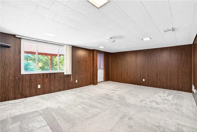 $279,900 | 1033 Old Hills Road, McKeesport, PA 15135