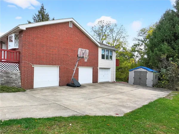 $264,000 | 1033 Old Hills Road, McKeesport, PA 15135