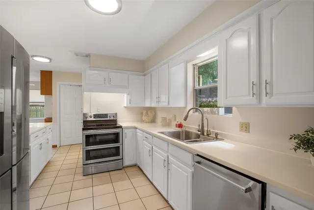 $375,000 | 711 Rosewood Drive, Shenandoah, TX 77381