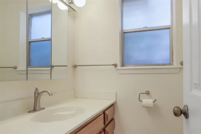 $375,000 | 711 Rosewood Drive, Shenandoah, TX 77381