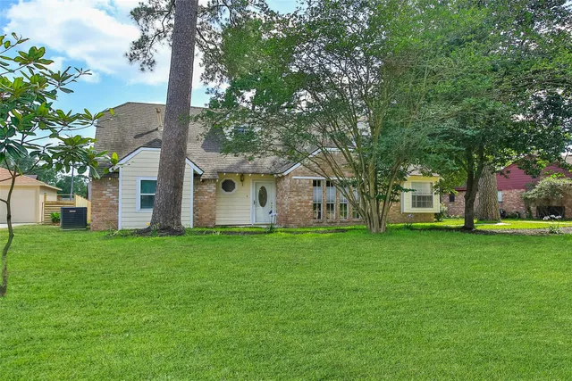 $375,000 | 711 Rosewood Drive, Shenandoah, TX 77381