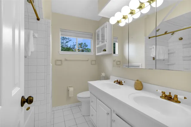 $375,000 | 711 Rosewood Drive, Shenandoah, TX 77381