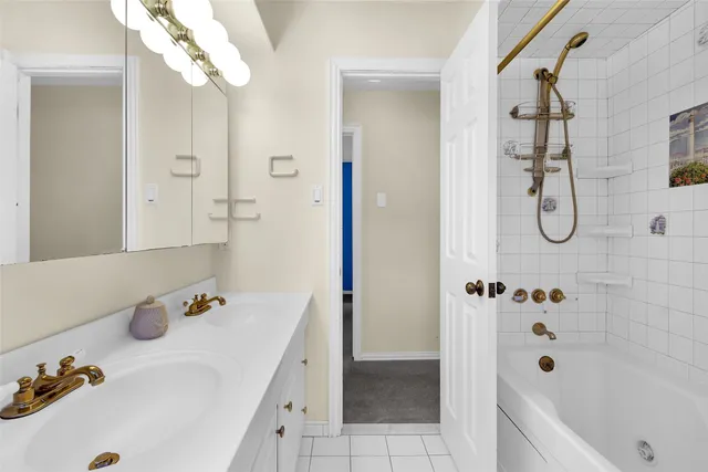 $375,000 | 711 Rosewood Drive, Shenandoah, TX 77381