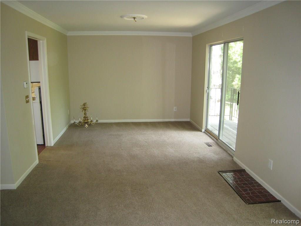 908 Ravine Terrace Rochester, MI 48307 - Photo 7 of 22