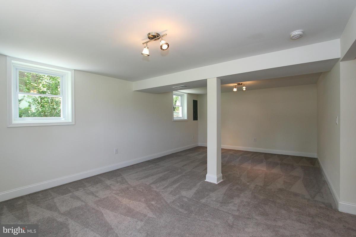 9311 Piscataway Road Clinton, MD 20735 - Photo 19 of 29 Family Room