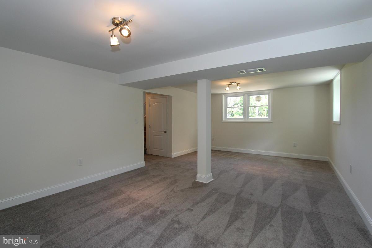 9311 Piscataway Road Clinton, MD 20735 - Photo 21 of 29 Family Room