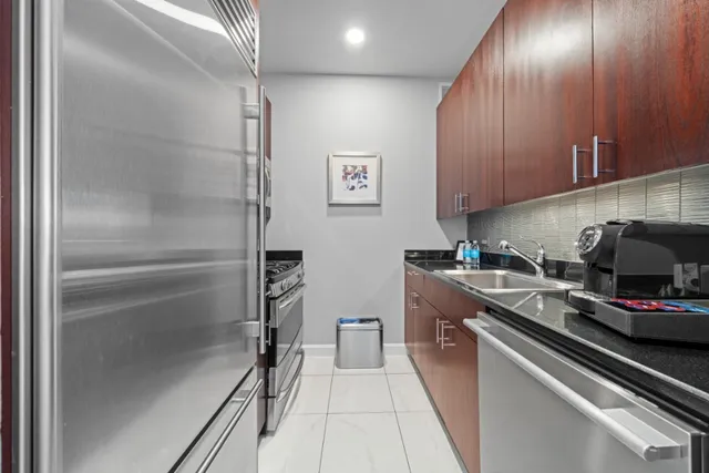 $3,495,000 | 1 Central Park West, Unit 1502 | Upper West Side