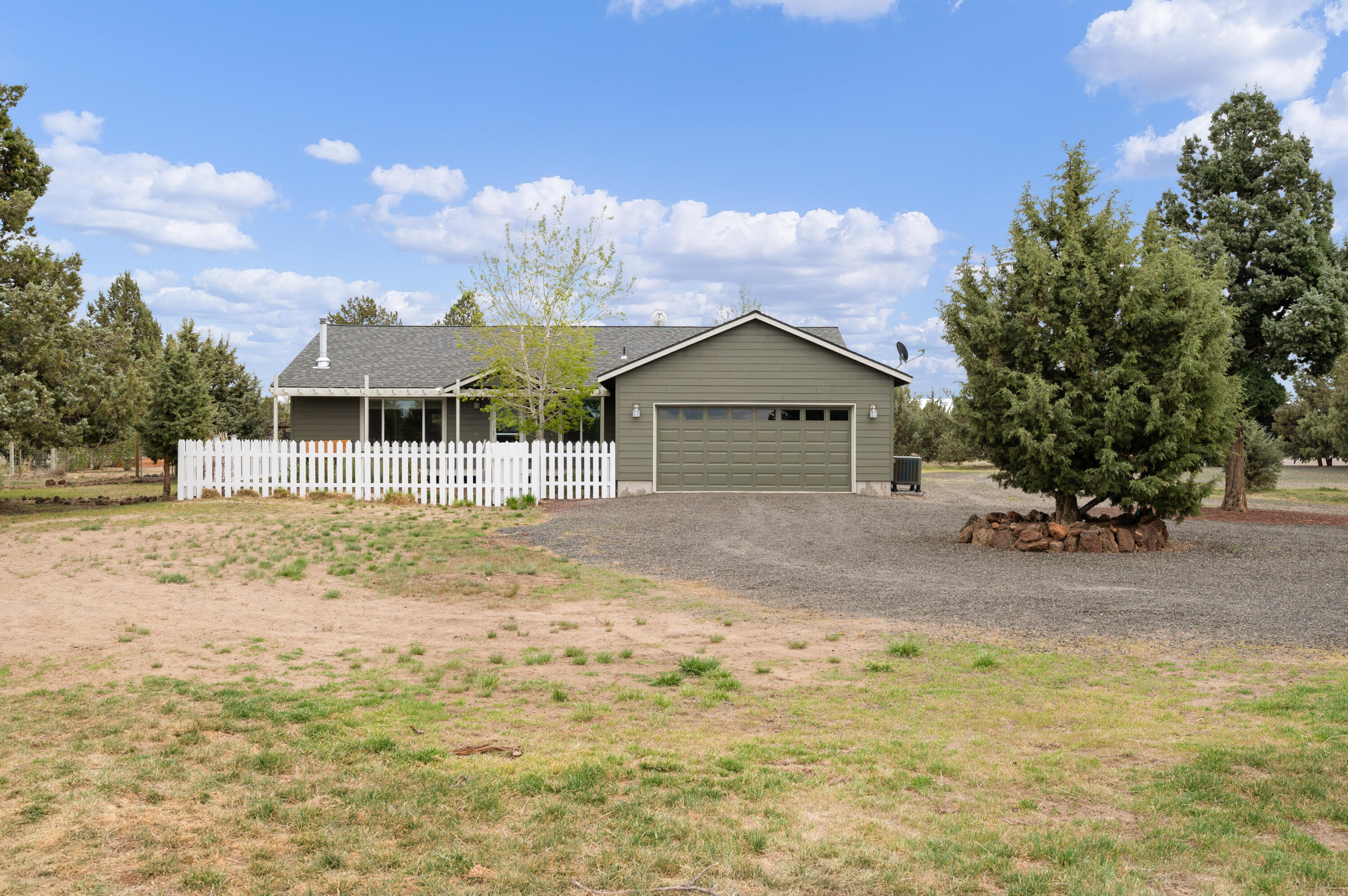 16625 Southwest Dove Road Terrebonne, OR 97760 - Photo 2 of 50 a view of a house with a yard