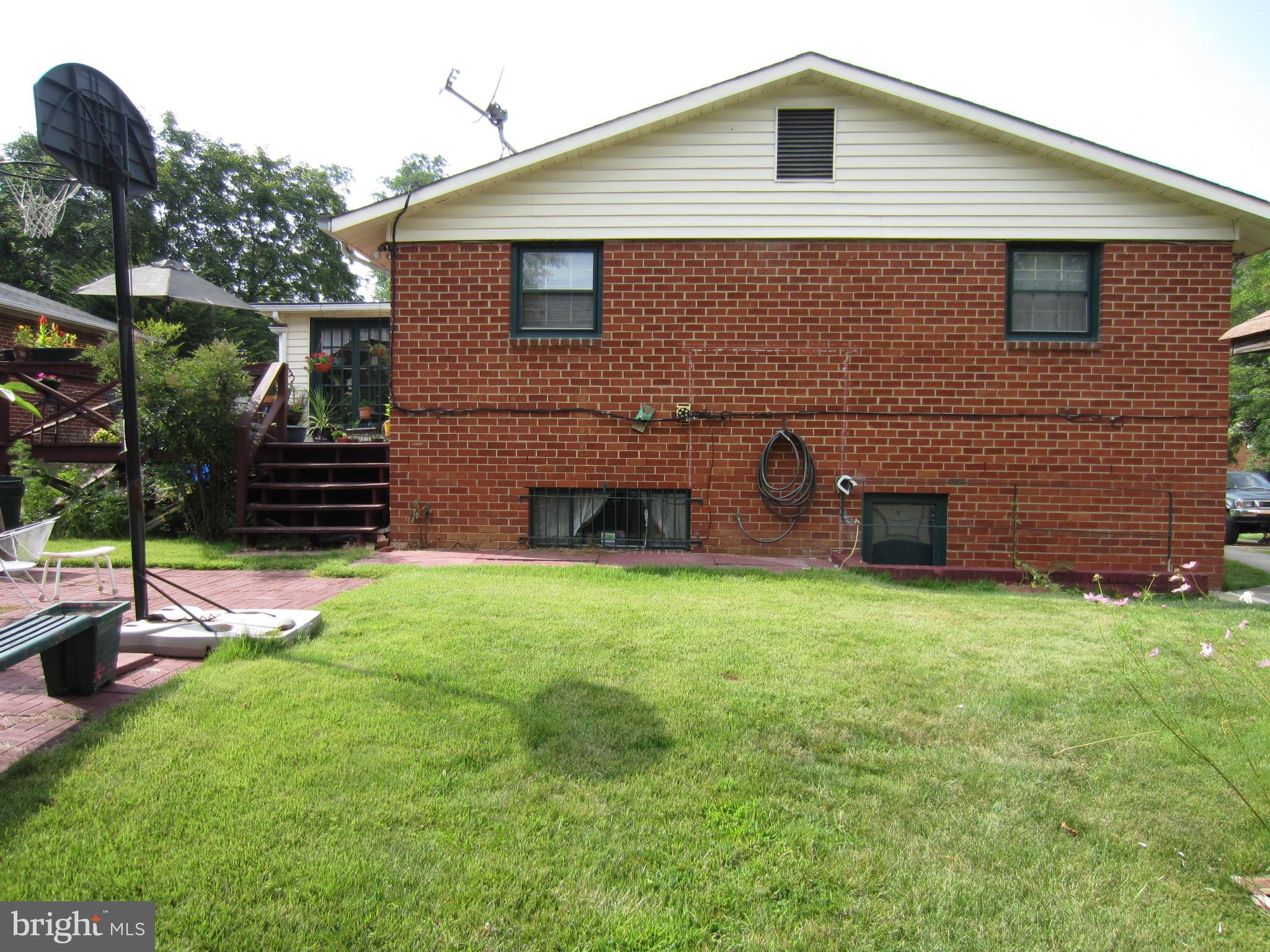 9409 Curran Road Silver Spring, MD 20901 - Photo 18 of 30 Exterior (Rear)