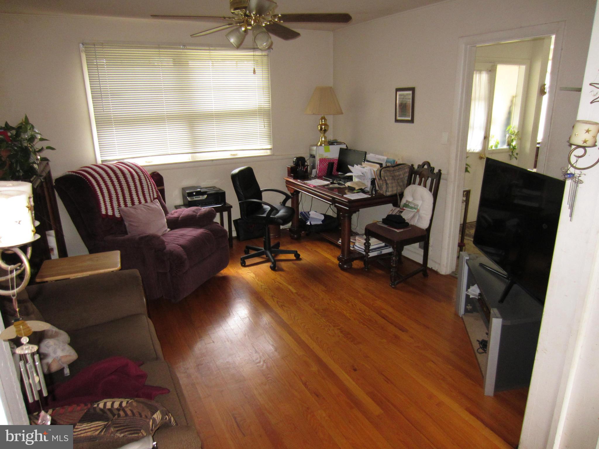 9409 Curran Road Silver Spring, MD 20901 - Photo 3 of 30 Family Room