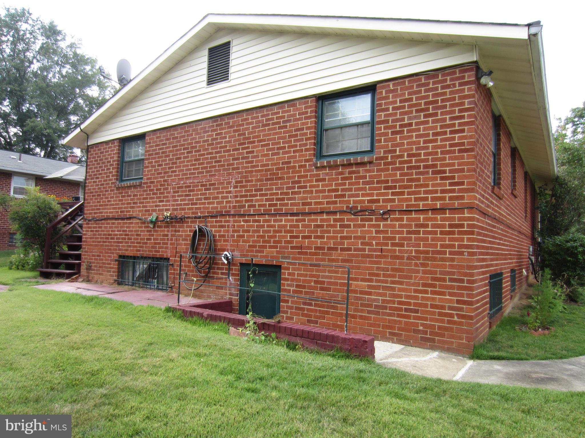 9409 Curran Road Silver Spring, MD 20901 - Photo 30 of 30 Exterior (Rear)