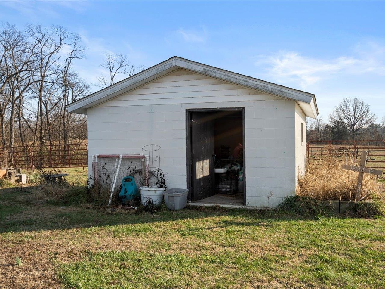 205 West Boundary Road Creal Springs, IL 62922 - Photo 7 of 25