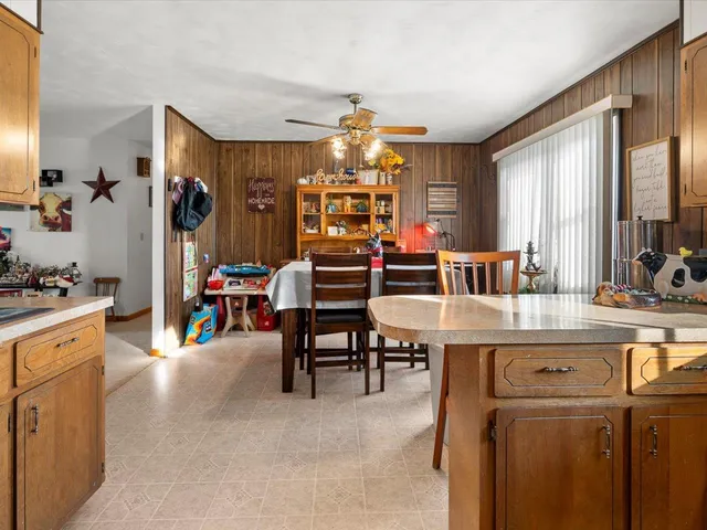 $285,000 | 205 West Boundary Road, Creal Springs, IL 62922