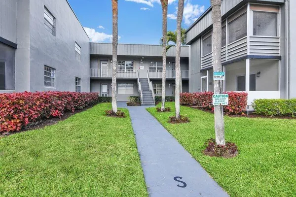 $1,500 | 906 Normandy Trail, Unit 906, Delray Beach, FL 33484