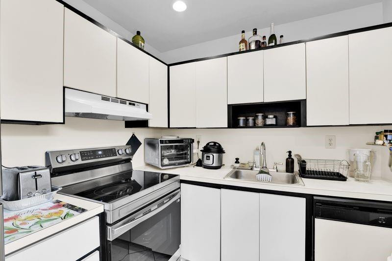 906 Normandy Trail, Unit 906 Delray Beach, FL 33484 - Photo 11 of 37 Photo 11