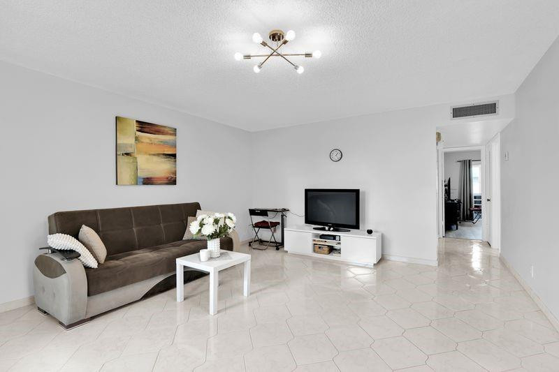 906 Normandy Trail, Unit 906 Delray Beach, FL 33484 - Photo 4 of 37 Photo 4