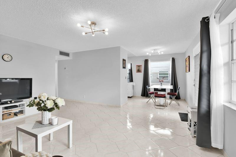 906 Normandy Trail, Unit 906 Delray Beach, FL 33484 - Photo 5 of 37 Photo 5