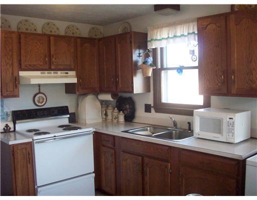 47 Randall Road North Berwick, ME 03906 - Photo 3 of 14 Kitchen.