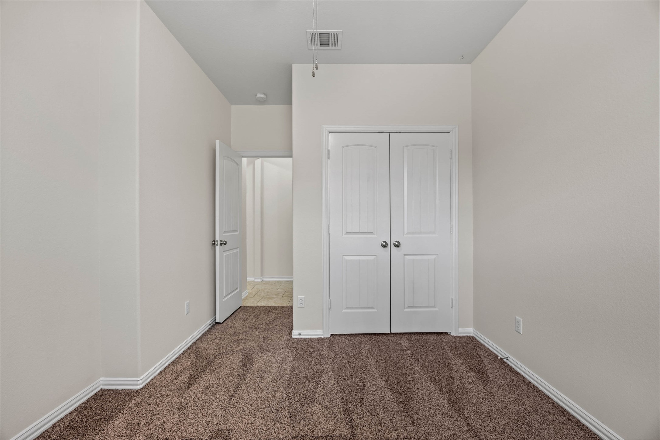 536 Rancho Verde Drive Leander, TX 78641 - Photo 13 of 37 a view of an empty room