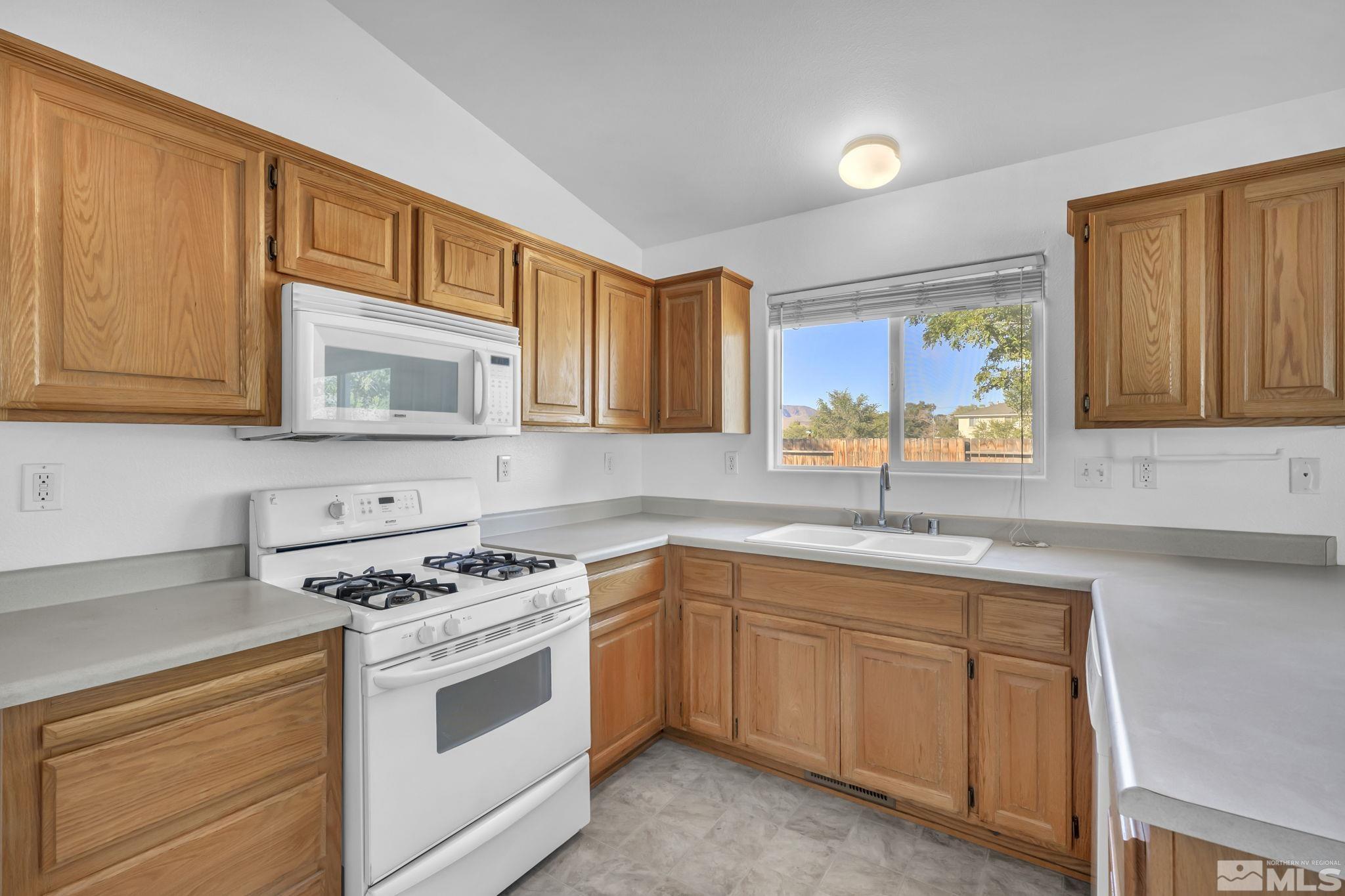 703 Fall Street Fernley, NV 89408 - Photo 21 of 39 Photo 21