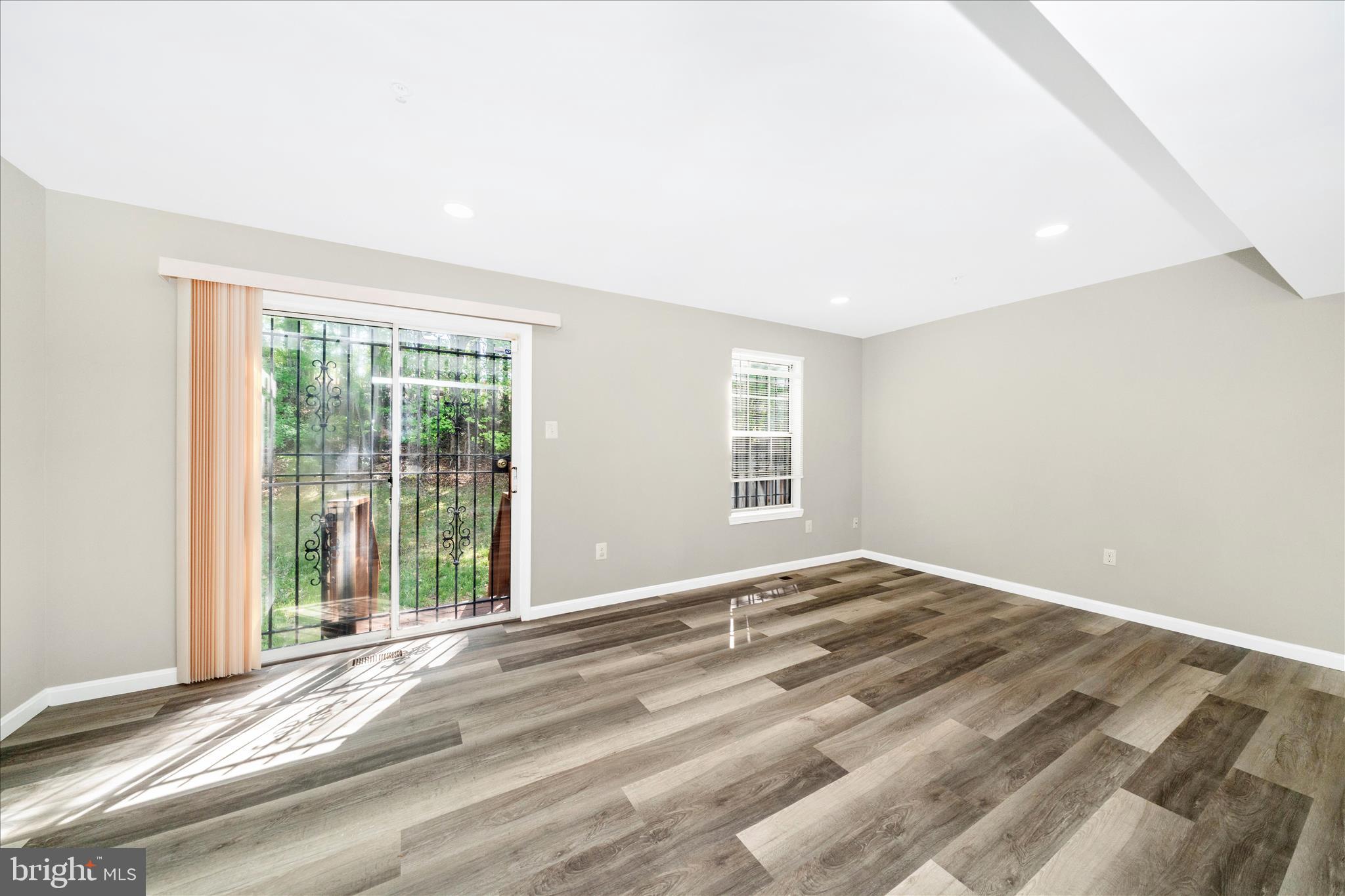 8511 Ritchboro Road District Heights, MD 20747 - Photo 21 of 57 Living Room