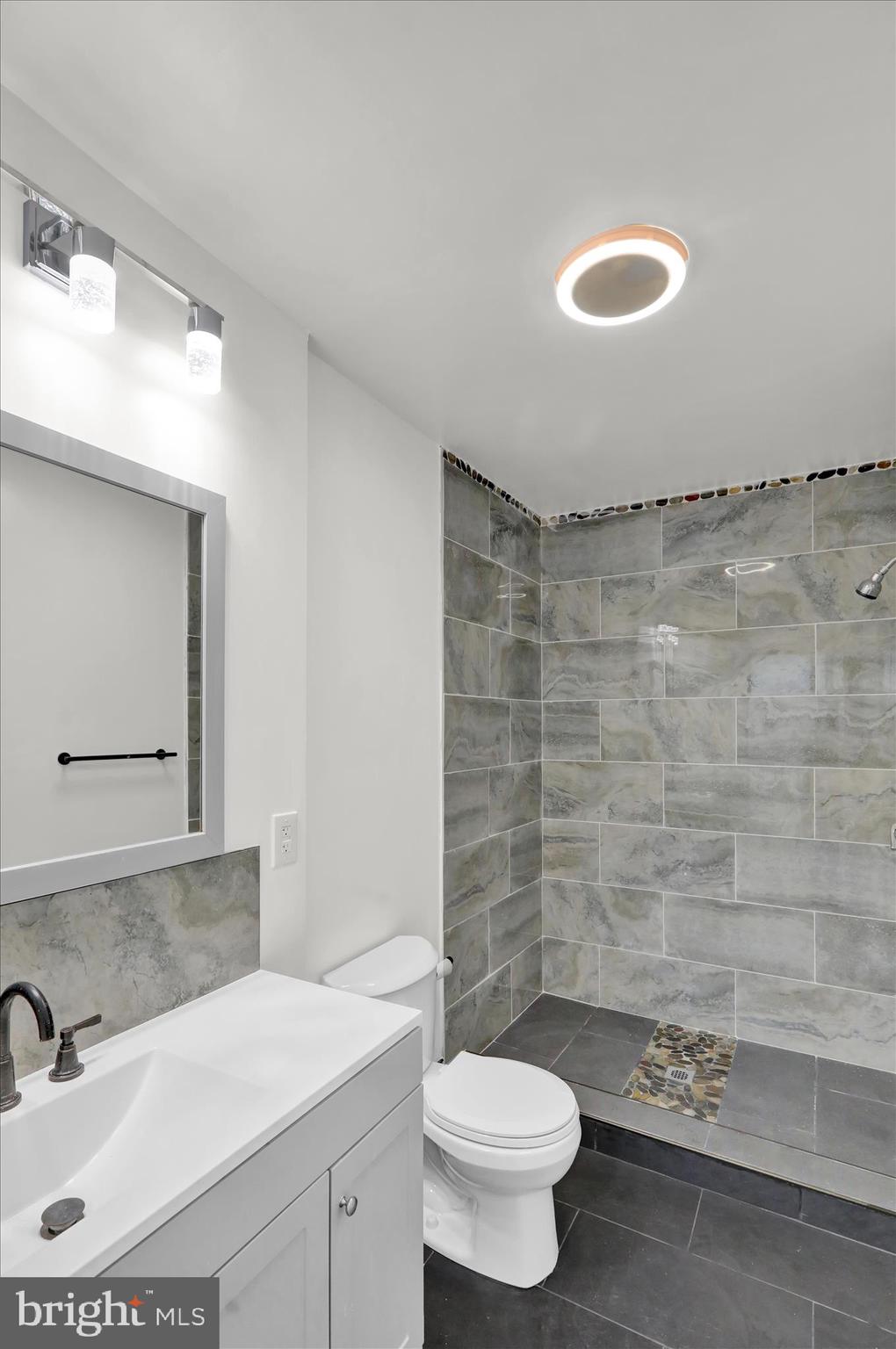 3313 Marion Street Reading, PA 19605 - Photo 12 of 29 360_2054