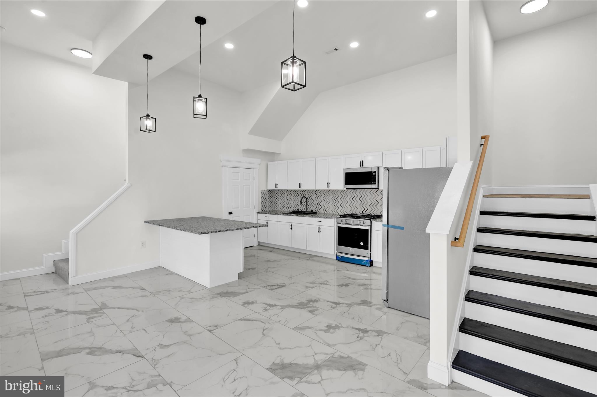 3313 Marion Street Reading, PA 19605 - Photo 4 of 29 360_2014