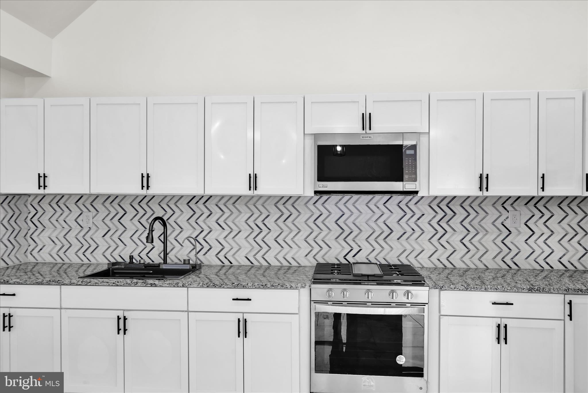 3313 Marion Street Reading, PA 19605 - Photo 6 of 29 360_2024