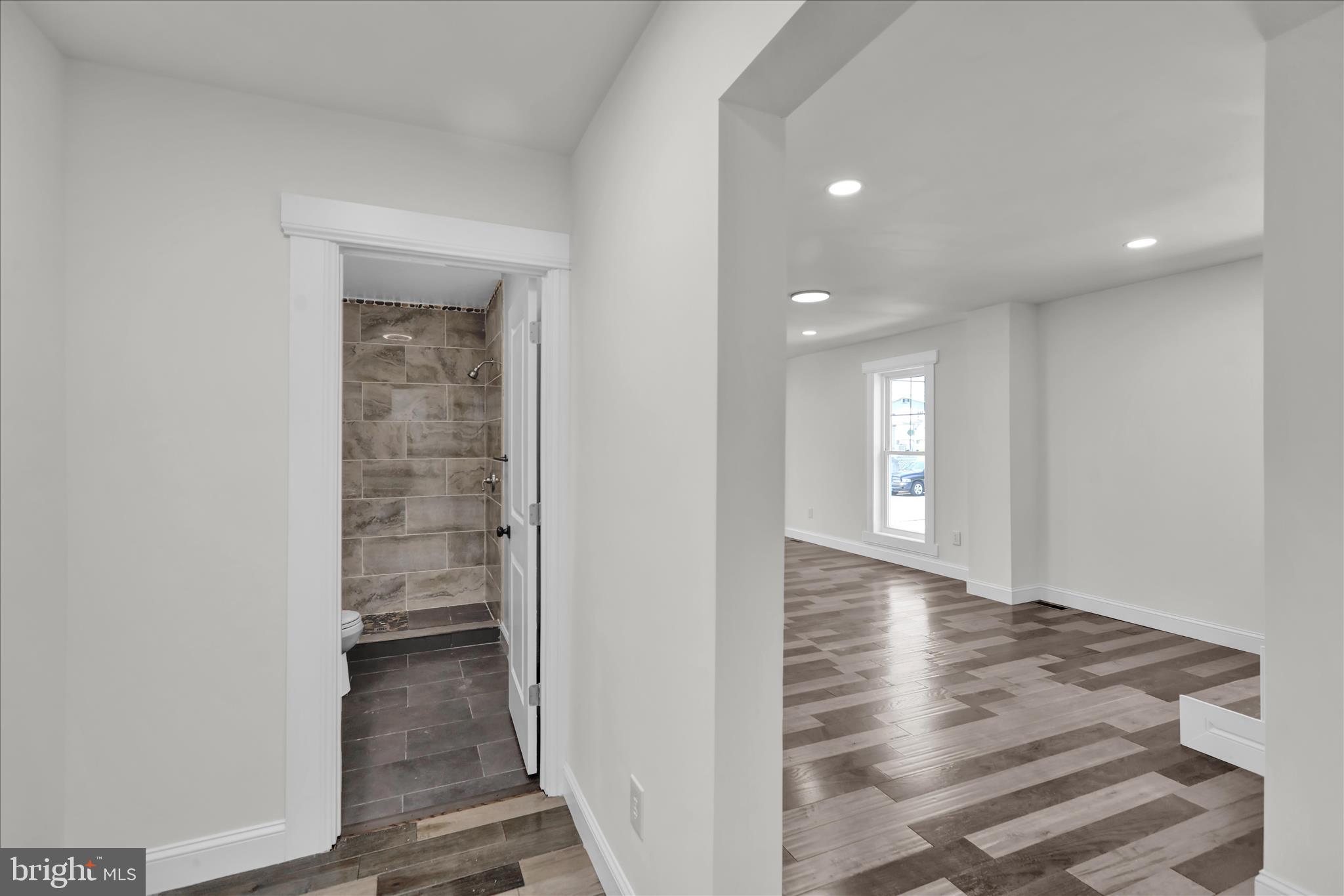 3313 Marion Street Reading, PA 19605 - Photo 10 of 29 360_2044