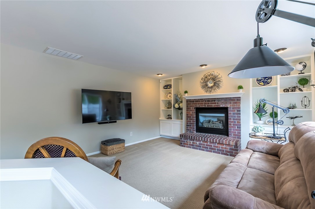 18726 Southeast 144th Street Renton, WA 98059 - Photo 19 of 40
