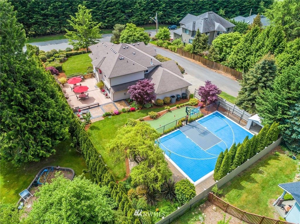 18726 Southeast 144th Street Renton, WA 98059 - Photo 5 of 40