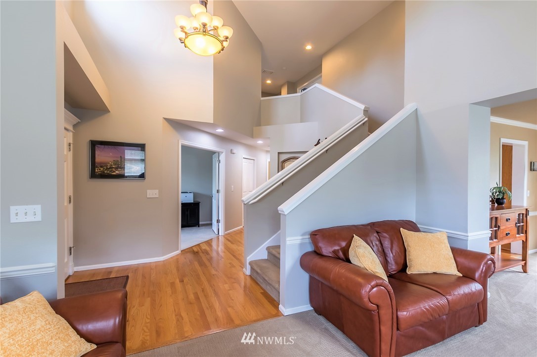 18726 Southeast 144th Street Renton, WA 98059 - Photo 10 of 40