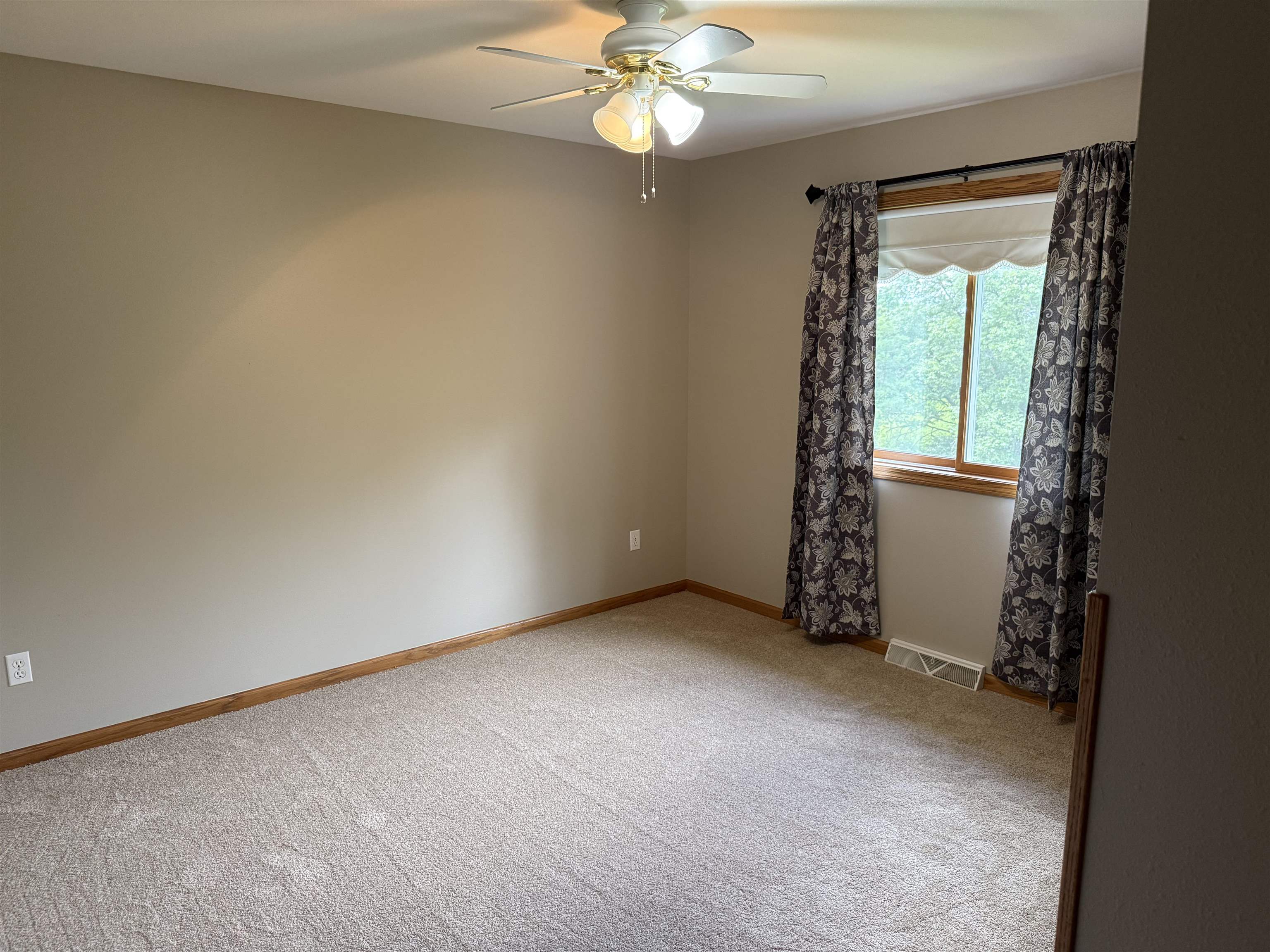 1045 Saddle Ridge Portage, WI 53901 - Photo 20 of 43