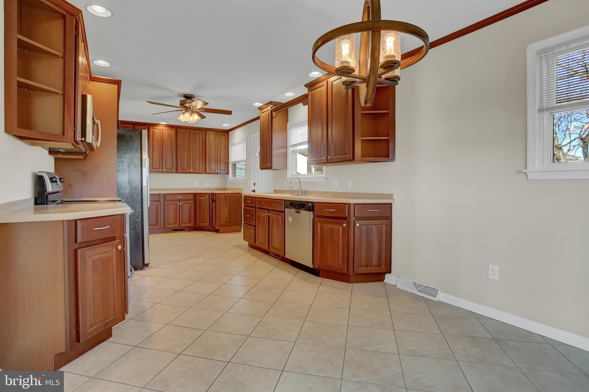 590 Cockley Road Harrisburg, PA 17111 - Photo 8 of 36 Gallery Image 8
