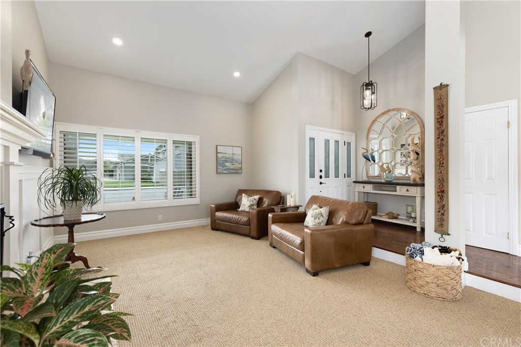 6471 Glenfox Drive Huntington Beach, CA 92647 - Photo 6 of 33