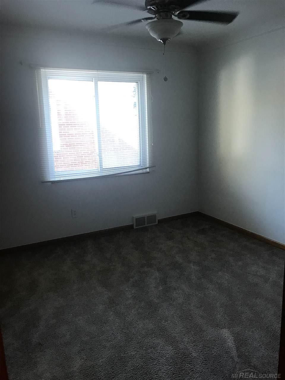 2162 Vernier Road Grosse Pointe, MI 48236 - Photo 8 of 23