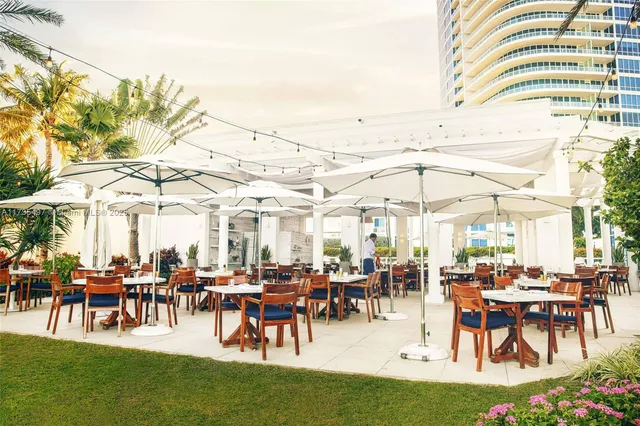 $3,950,000 | 50 South Pointe Drive, Unit 1704, Miami Beach, FL 33139