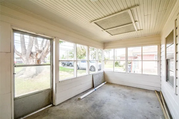 $1,725 | 4708 Los Angeles Street, Houston, TX 77026