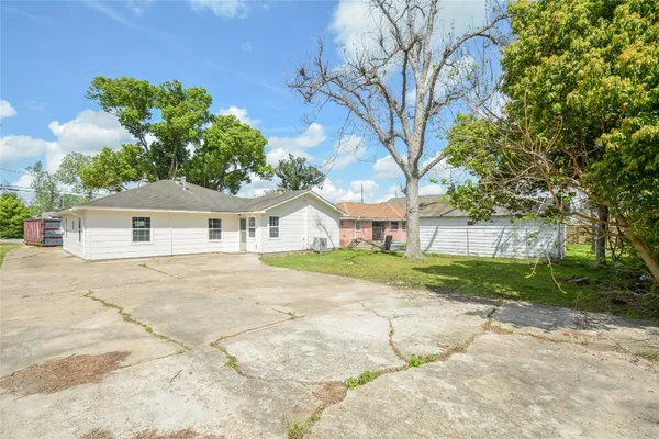 $1,725 | 4708 Los Angeles Street, Houston, TX 77026