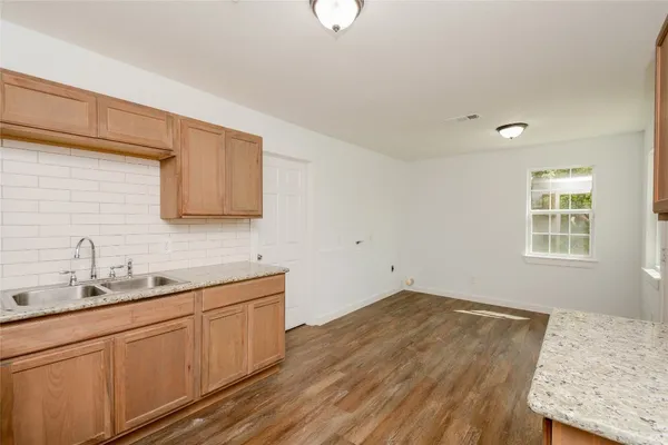 $1,725 | 4708 Los Angeles Street, Houston, TX 77026