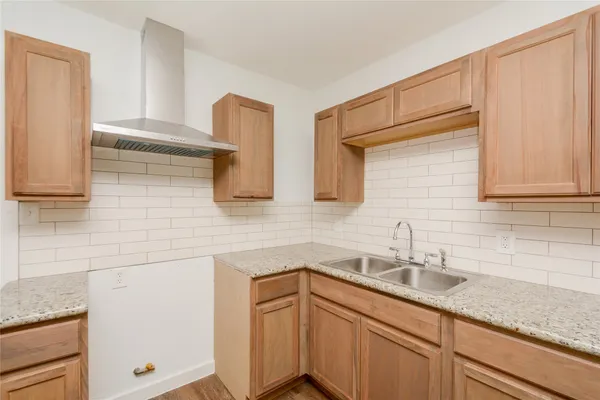 $1,725 | 4708 Los Angeles Street, Houston, TX 77026