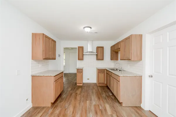 $1,725 | 4708 Los Angeles Street, Houston, TX 77026