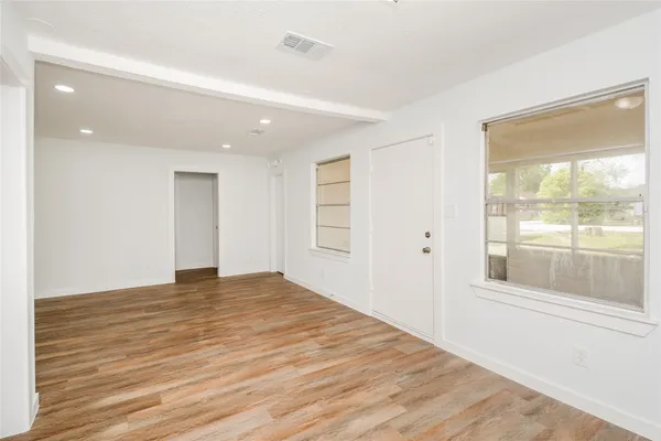 $1,725 | 4708 Los Angeles Street, Houston, TX 77026