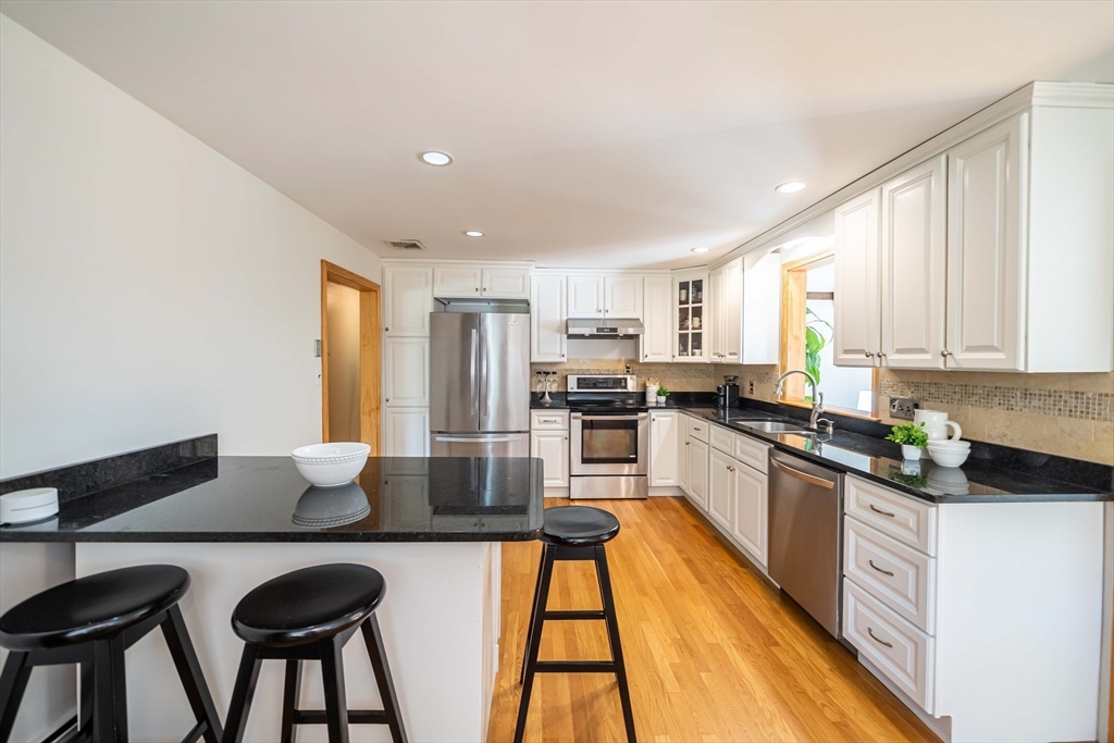 49 Eldred Street Lexington, MA 02420 - Photo 10 of 42