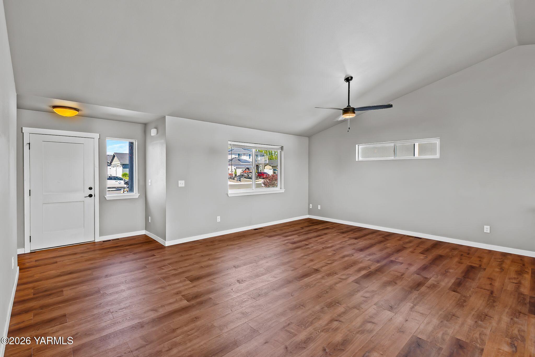 106 Walnut Street Tieton, WA 98947 - Photo 4 of 21 106 Walnut St-4