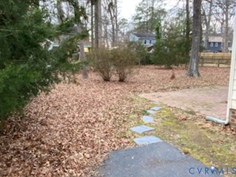11013 Rockledge Road North Chesterfield, VA 23235 - Photo 4 of 6
