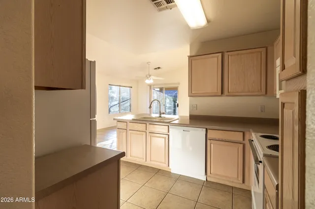 $1,975 | 524 South 88th Street, Mesa, AZ 85208