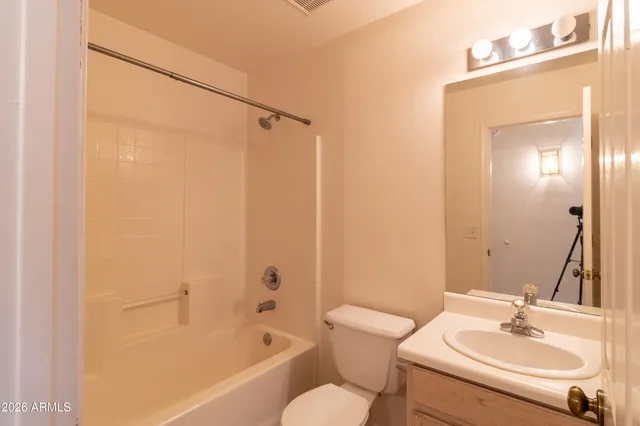 $1,975 | 524 South 88th Street, Mesa, AZ 85208