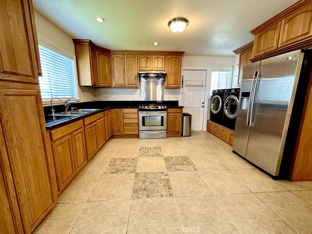 339 Peach Street, Unit A Monterey Park, CA 91755 - Photo 4 of 15 Kitchen